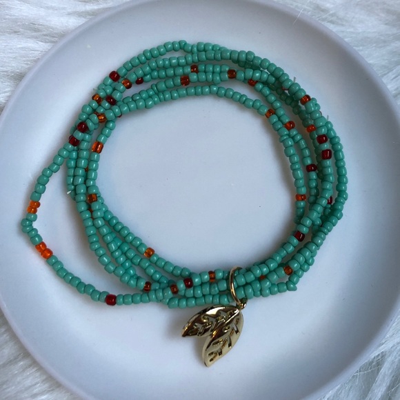 3 beaded bracelets with tree/leaf charms - Picture 5 of 5